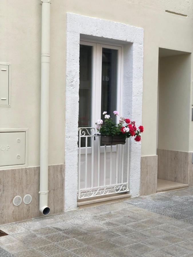 Dimora Via Vitti - Puglia Mia Apartments Monopoli Exterior photo